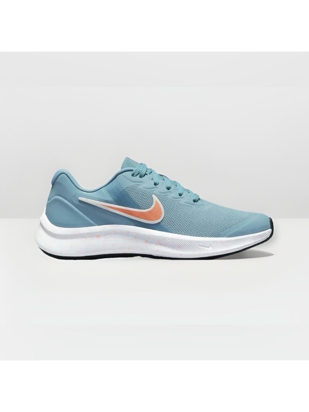 Nike Women's Sneakers in Blue and Orange